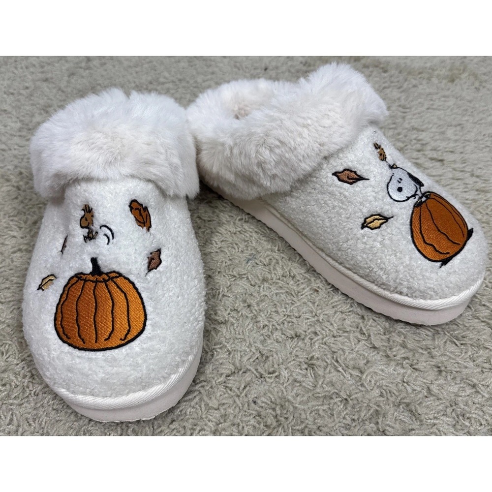 American Eagle Peanuts Snoopy Pumpkin Halloween Slip-On Fuzzy Slippers Size 10 - Picture 4 of 11